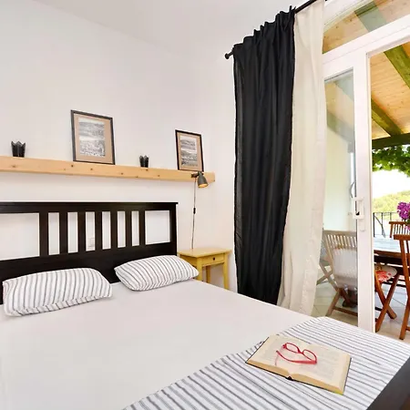 Bay Apartment