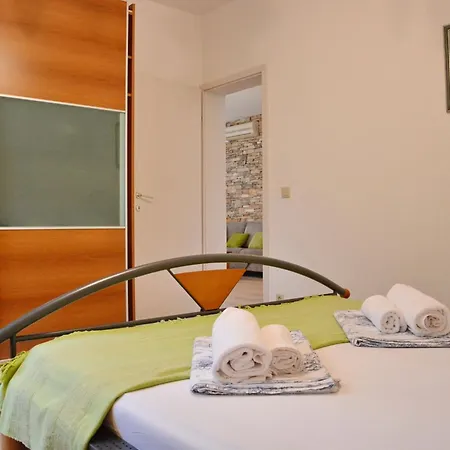 Bay Apartment