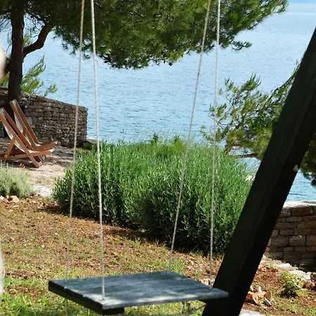 Apartment Bay